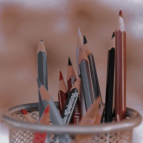 Picture of organized pencils.