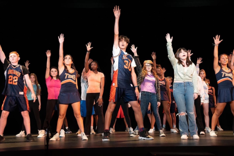 The entire cast of High School Musical opens the show with Its the Start of Something New.